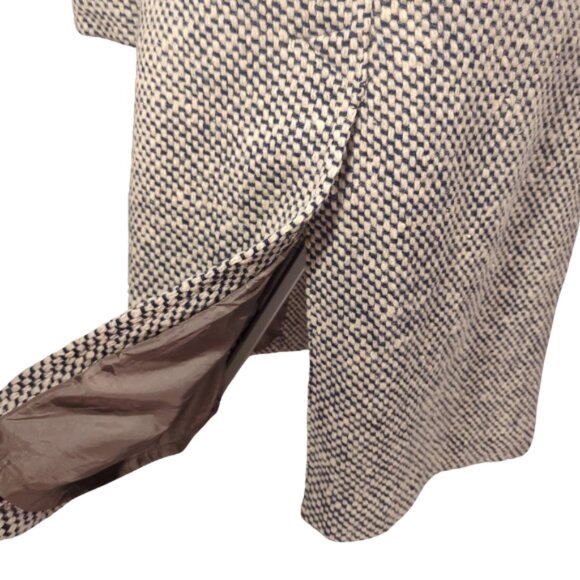 Gorgeous Vintage Aquascutum Tweed Coat with Matching Scarf. - Picture 8 of 14